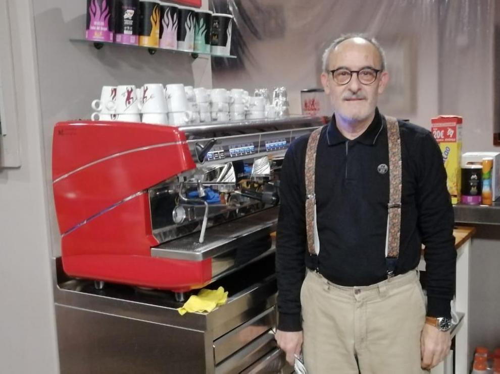 José Manuel, en el bar El Moderno de Calanda.