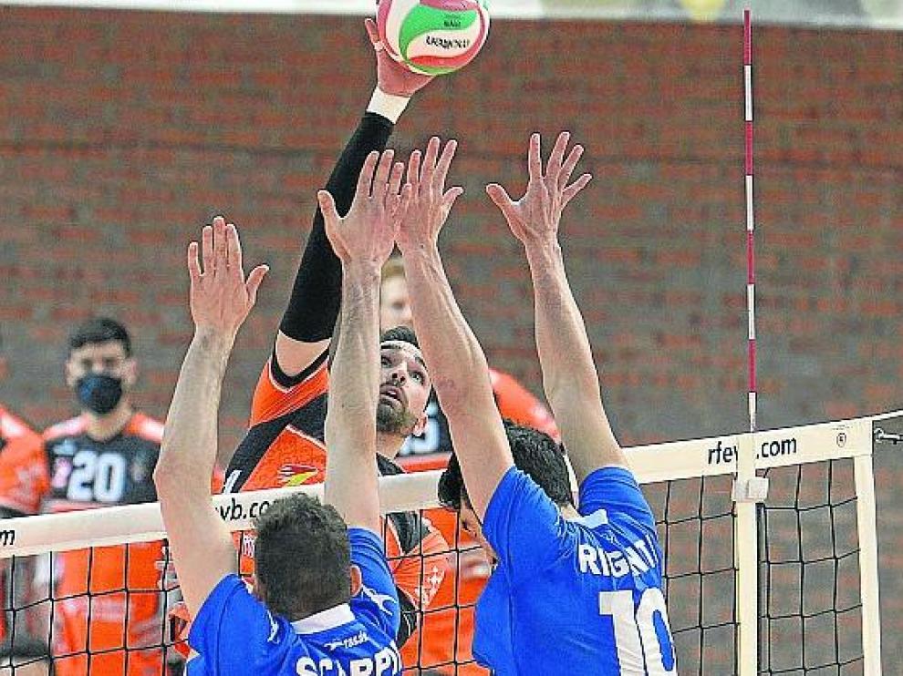 Partido de voleibol entre el CV Teruel - Melilla Sport.
