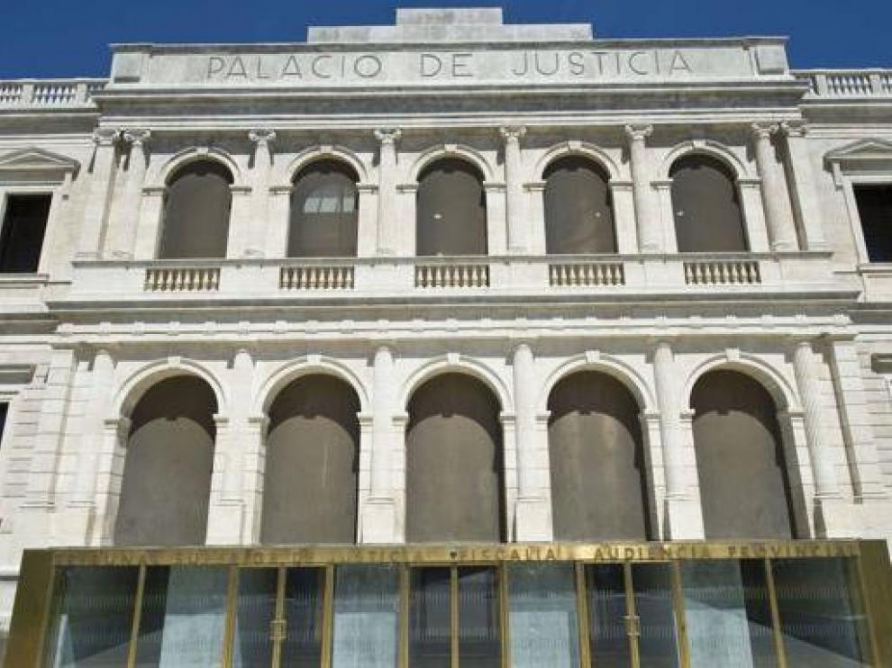 Exterior del Tribunal Superior de Justicia de Castilla y León