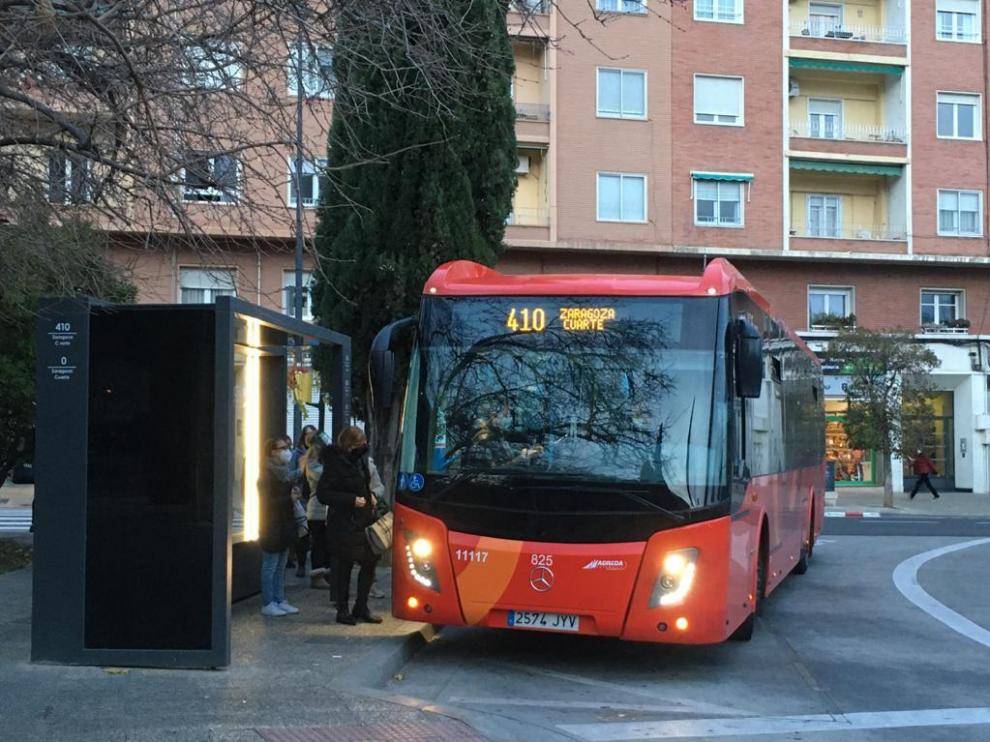 La línea Cuarte-Zaragoza se refuerza con un microbús en las horas punta