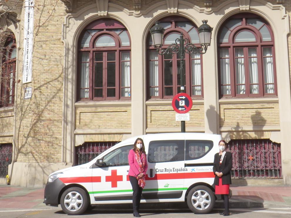 Nuevo vehículo polivalente equipado de Cruz Roja