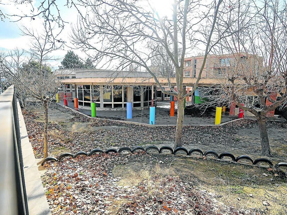 El antiguo colegio de Las Anejas, cerrado desde 2019, servirá para ampliar la Universidad.