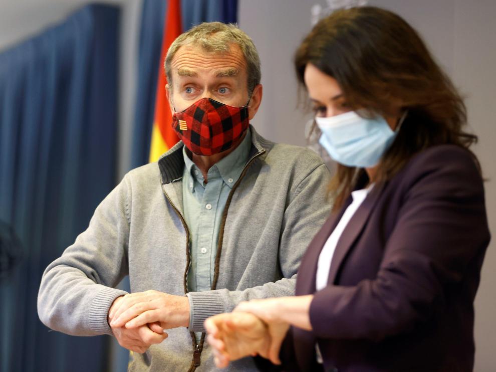 La secretaria de Estado de Sanidad, Silvia Calzón y el director del Centro de Coordinación de Alertas y Emergencias Sanitarias, Fernando Simón