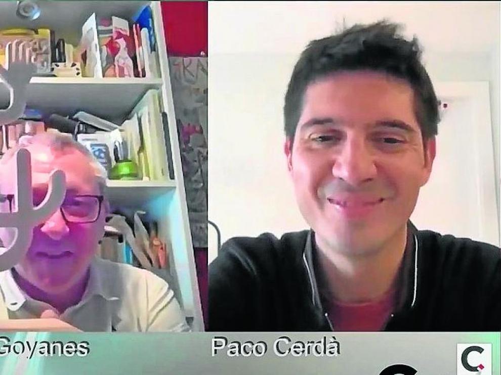 Paco Cerdà (a la derecha) recibe virtualmente el premio Cálamo al mejor libro de 2020 por ‘El peón’.