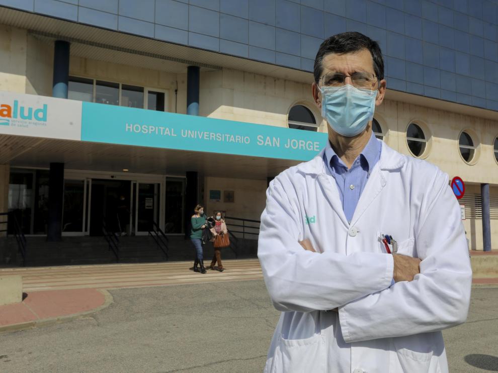 José Puzo, jefe del servicio de Bioquímica del San Jorge, es el primer profesor vinculado al hospital.