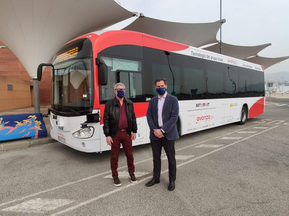 El director general de Transportes y el gerente del Consorcio de Transportes de Zaragoza, este sábado en Málaga.