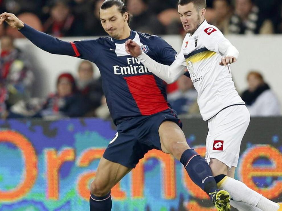 Peybernes marca a Ibrahimovic en un Paris Saint Germain-Sochaux.