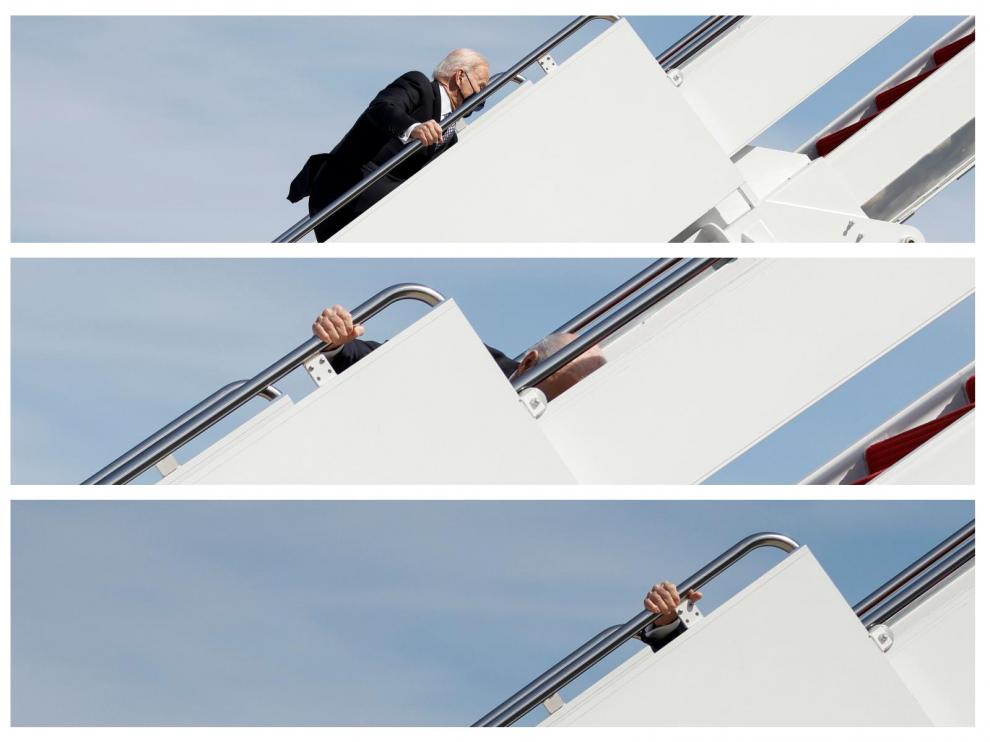 Biden tropieza al subir al Air Force One