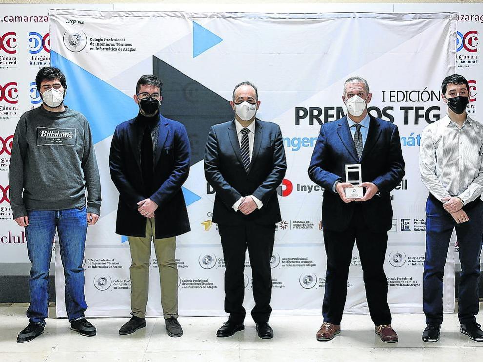 De izquierda a derecha, Lorién López, Íñigo Úriz, Eduardo Peris, Fernando Tricas y Jaime Ruiz, ayer en la Cámara de Comercio de Zaragoza