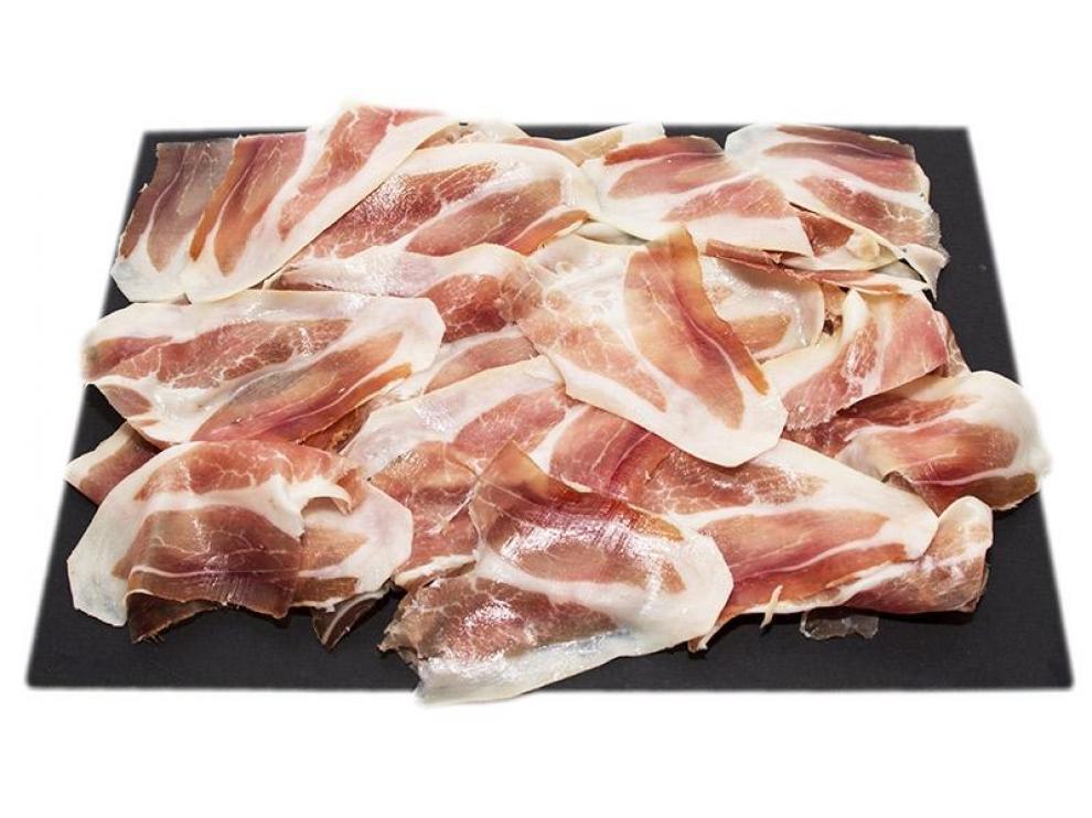 Lonchas de jamón cortado de una pieza de Casa Vieja.
