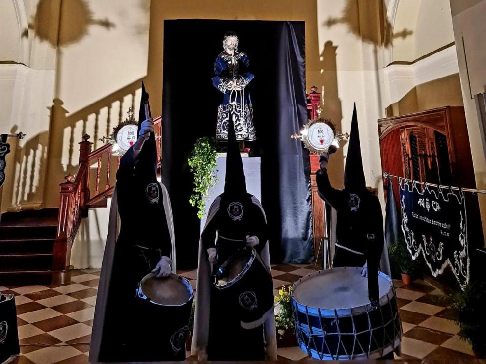 Relevo en las guaridas del Prendimiento en la Mantería.