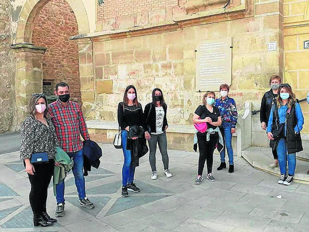 Turistas durante las visitas de Calanda por su patrimonio