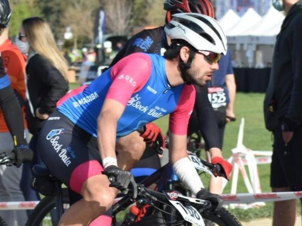 Gorka Reina, en su bicicleta.