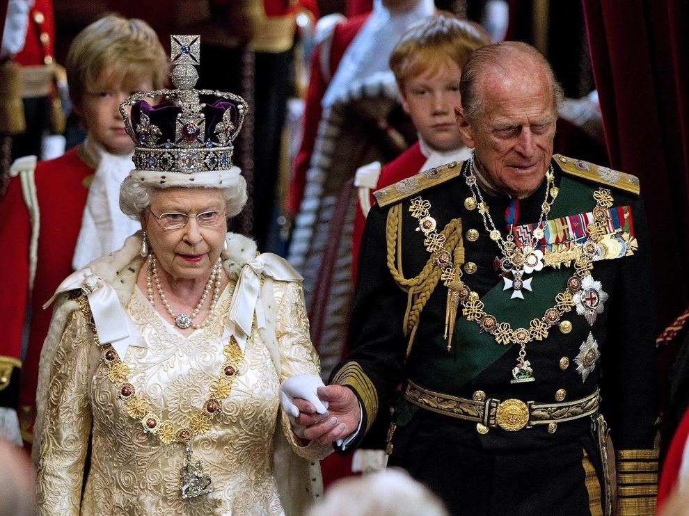 London (United Kingdom), 02/08/2017.- (FILE) - Britain's Prince Philip, Duke of Edinburgh, in his role of Captain General of the Royal Marines, attends a parade marking the finale of the 1664 Global Challenge at Buckingham Palace in London, Britain, 02 August 2017 (reissued 09 April 2021. According to the Buckingham Palace, Prince Philip has died aged 99. (Reino Unido, Edimburgo, Londres) EFE/EPA/STRINGER UK AND IRELAND OUT NO SALES Prince Philip dies