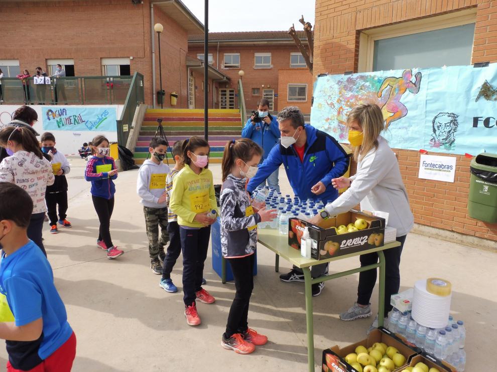 Agua y fruta para aguantar mejor la maratón