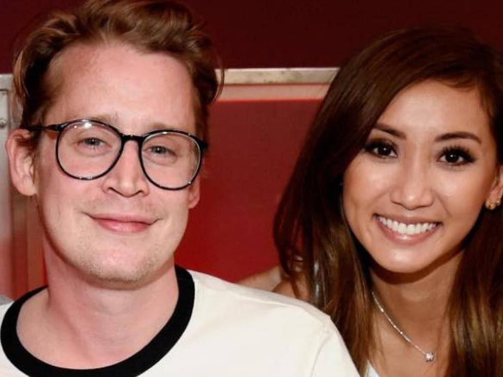 Macaulay Culkin y su pareja, la actriz Brenda Song.