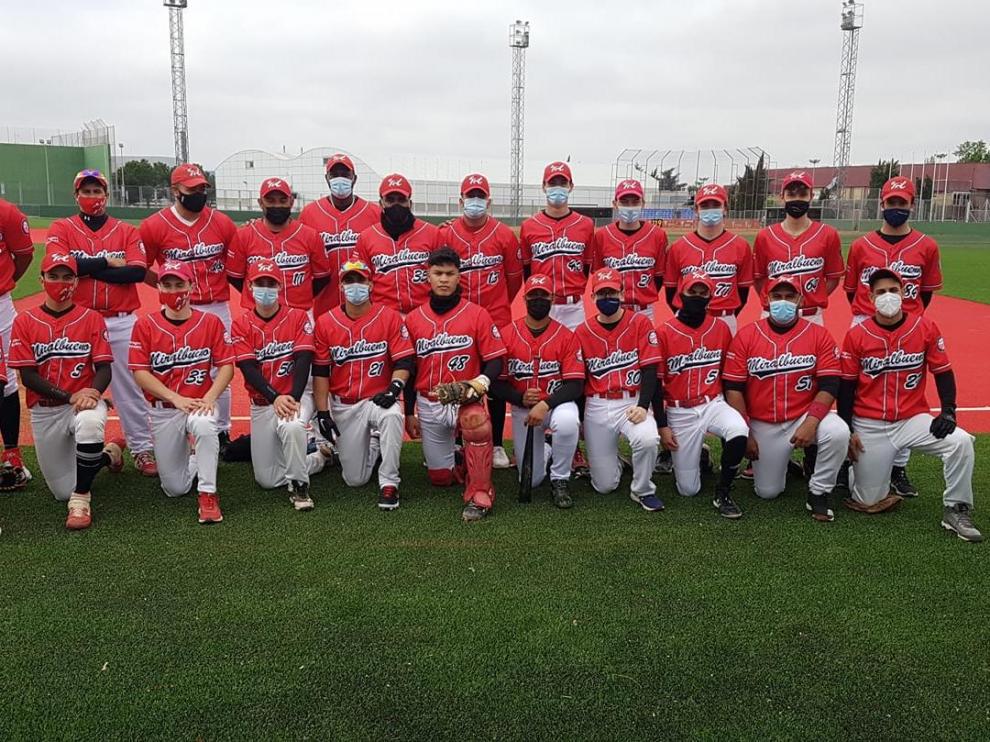 El equipo de béisbol masculino del CBS Miralbueno está en División de Honor desde hace cuatro años.