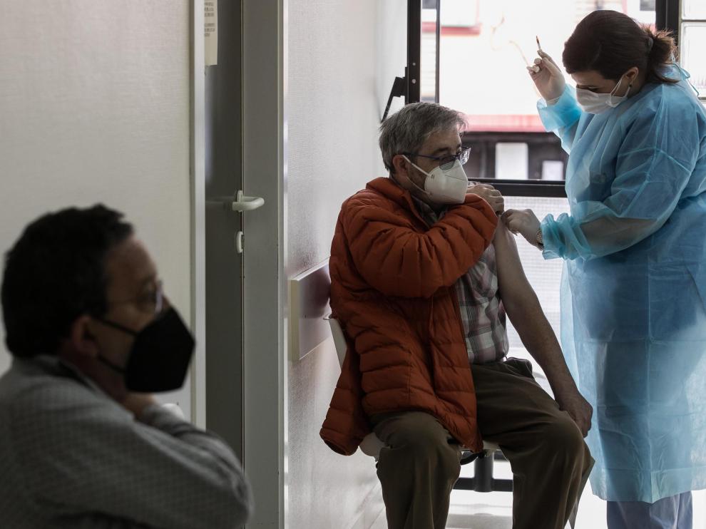 Casi Uno De Cada Tres Aragoneses De Mas De 18 Anos Ya Ha Recibido Al Menos Una Dosis De La Vacuna Contra El Coronavirus