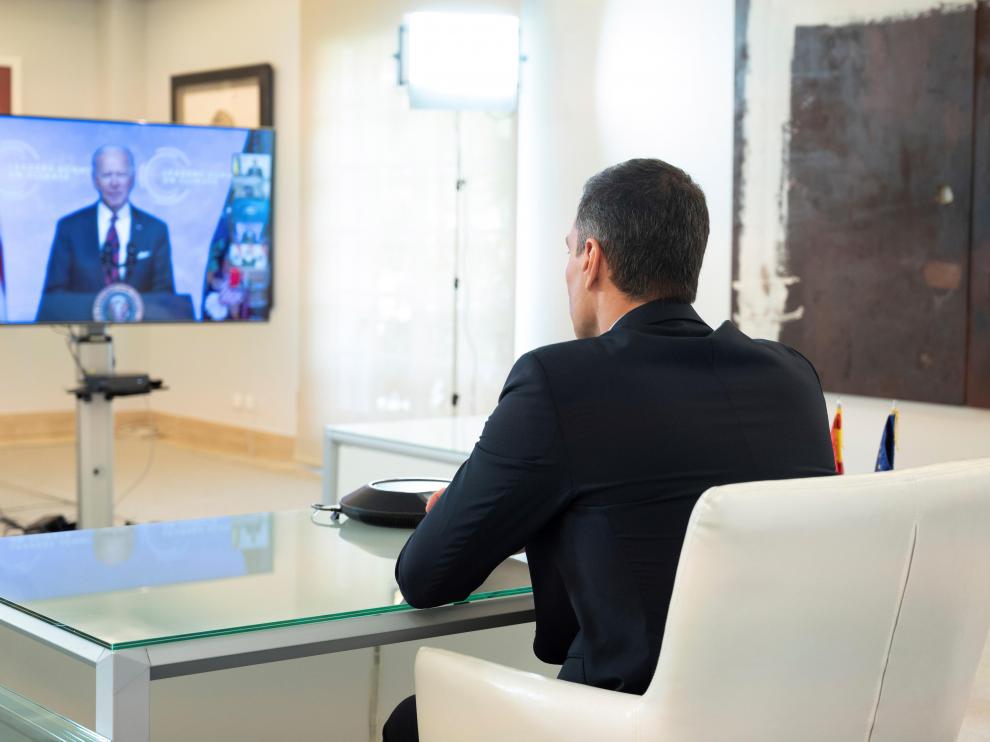 Pedro Sánchez durante la cumbre virtual con Joseph Biden.