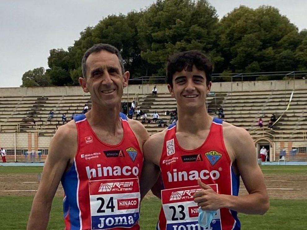 Carlos y Pol Oriach, tras la prueba de 3.000 obstáculos celebrada en Monzón
