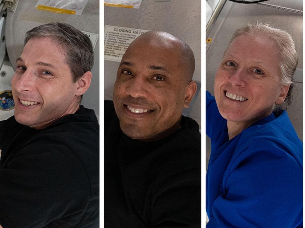 Los astronautas Shannon Walker, Michael Hopkins, Victor Glover y Soichi Noguch