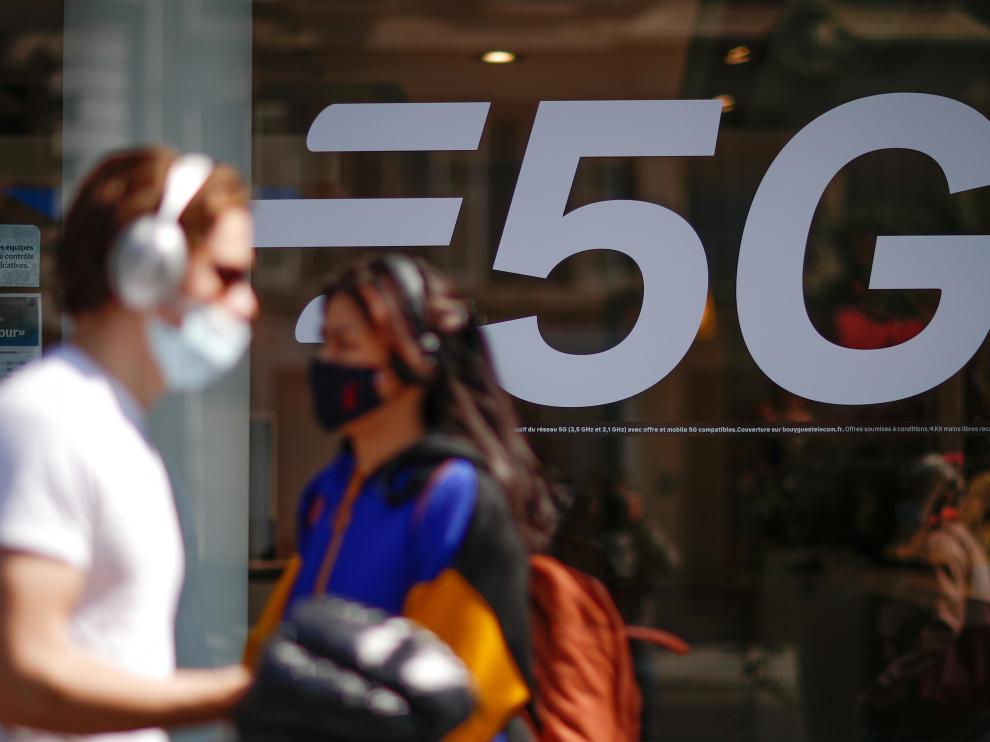 Las redes 5G se proponen conectar –sin apenas retardo y a velocidades de datos de decenas de gigabits por segundo– hasta un millón de dispositivos por kilómetro cuadrado