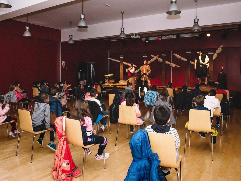 Representación de ‘¡Vaya planes, Magallanes’, en el CEIP Marie Curie de Zaragoza
