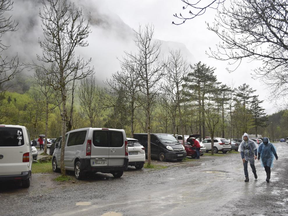 Turistas en el Pirineo en el primer fin de semana completo sin estado de alarma.