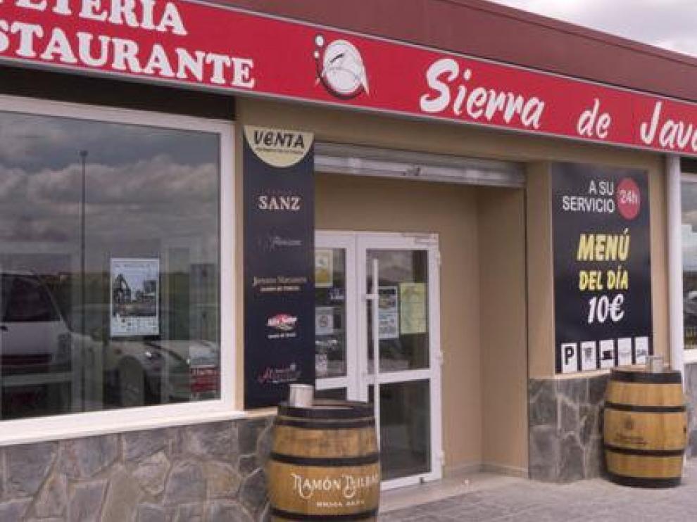 Fachada del restaurante Sierra de Javalambre, uno de los bares de carretera de Aragón.