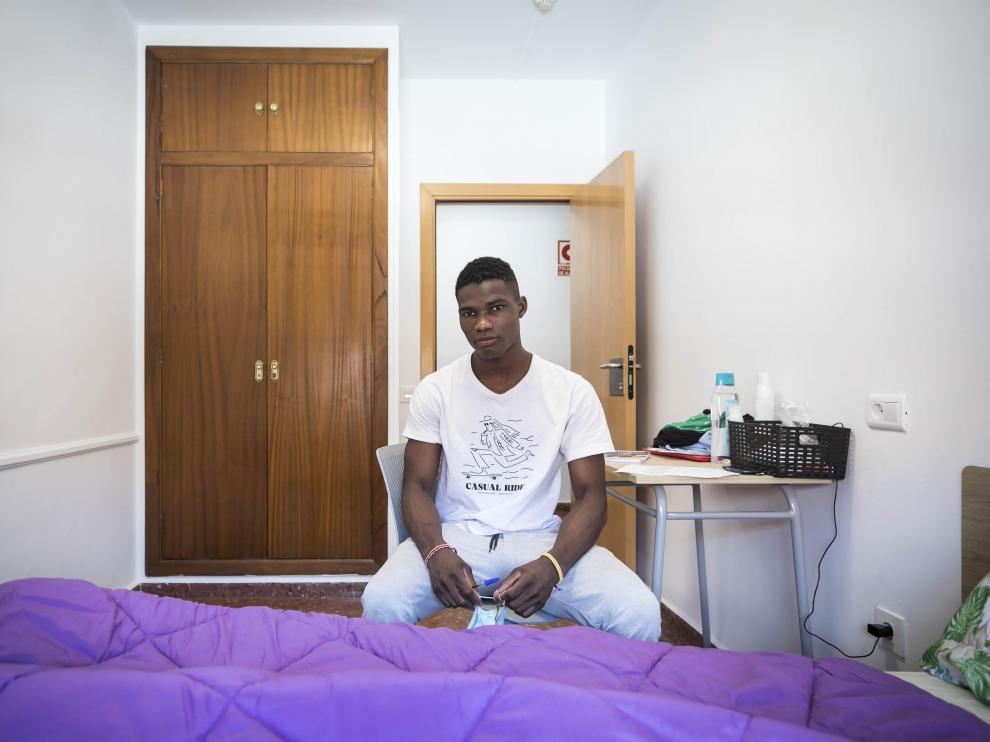 Mohamed, en su habitación de la residencia de Burbáguena.