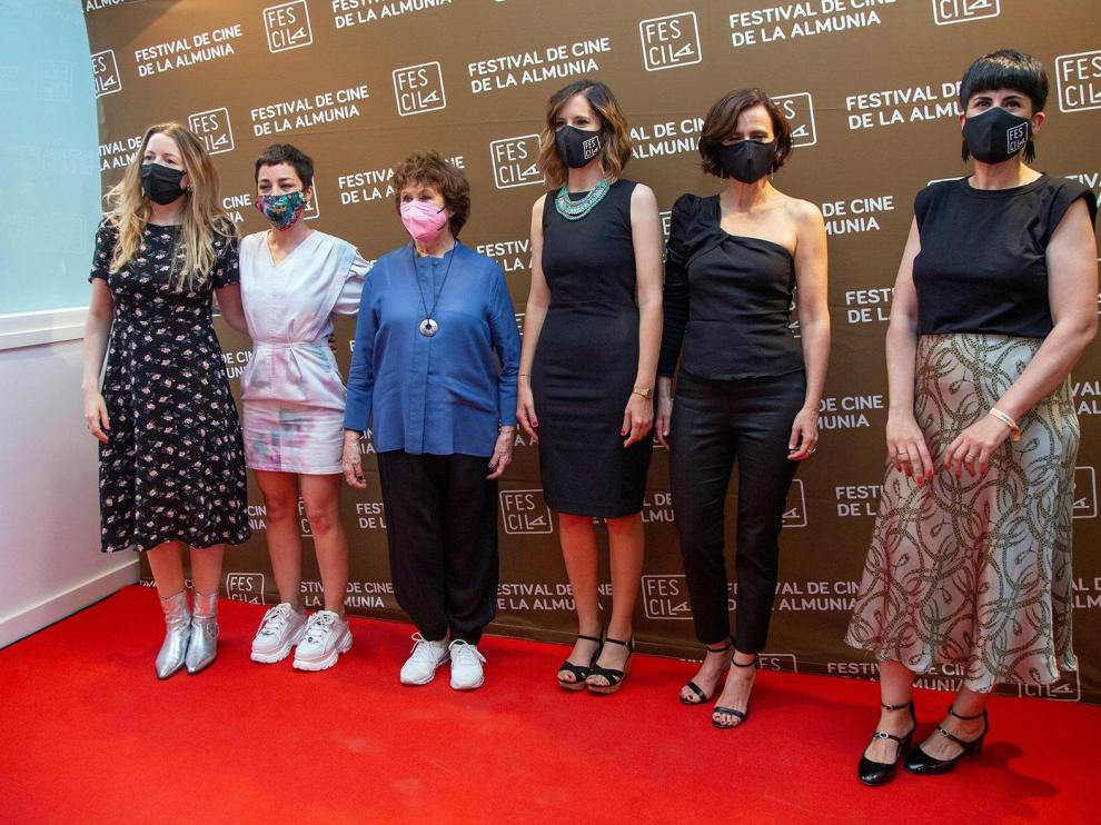 Pilar Palomero, Nata Moreno, Julieta Serrano, Carmen Pemán, Aitana Sánchez-Gijón y Raquel Viejo, ayer en La Almunia