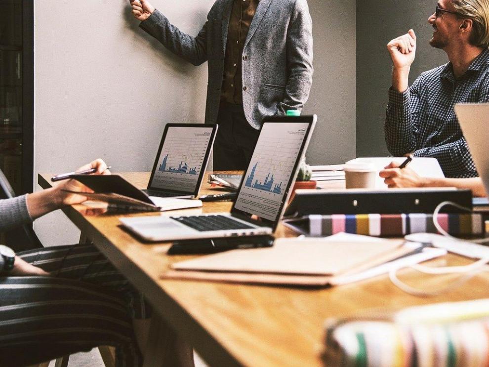 Las empresas deben adaptarse a los nuevos tiempos tecnológicos y estratégicos.