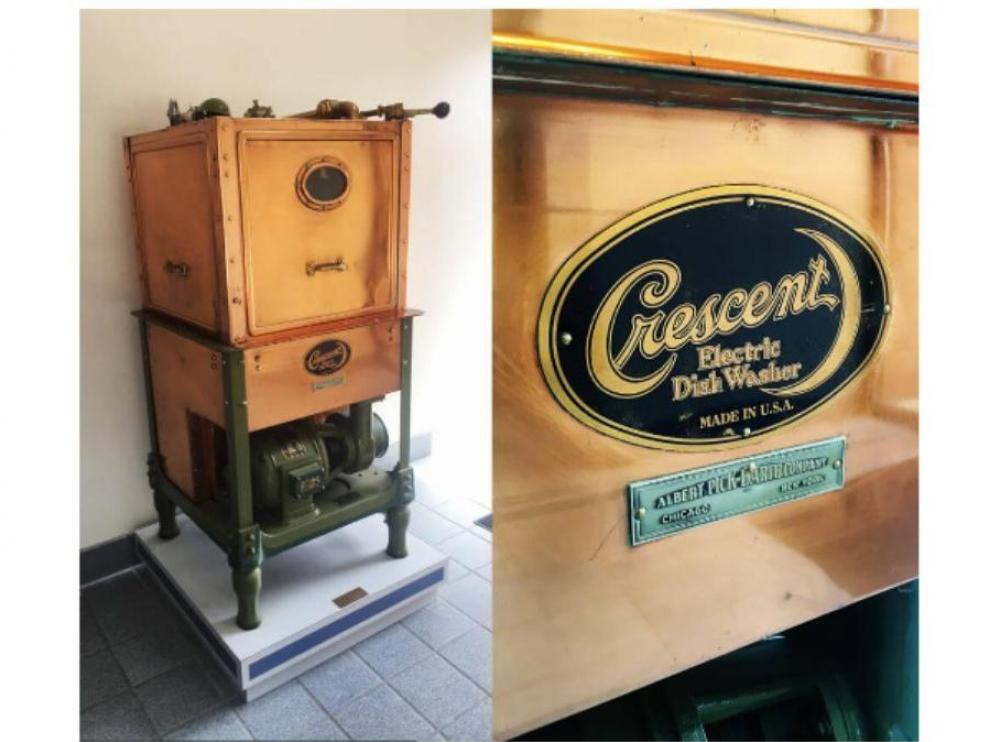 Modelo doméstico del lavavajillas eléctrico fabricado hacia 1900 por la Crescent Washing Machine Company, fundada por Josephine Cochrane