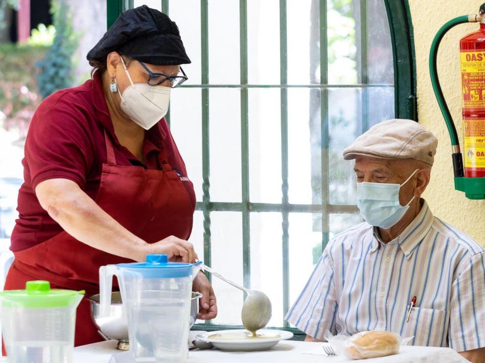Los comedores para mayores han reabierto sus puertas en Zaragoza.