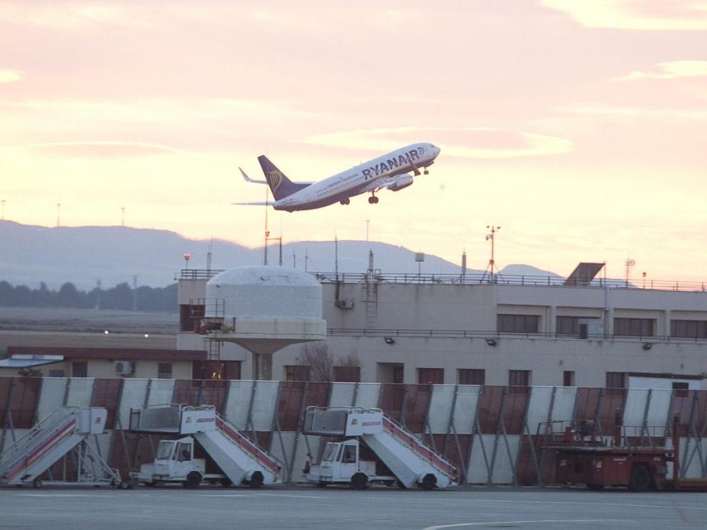 Vuelo de Ryanair en el aeropuerto de Zaragoza.