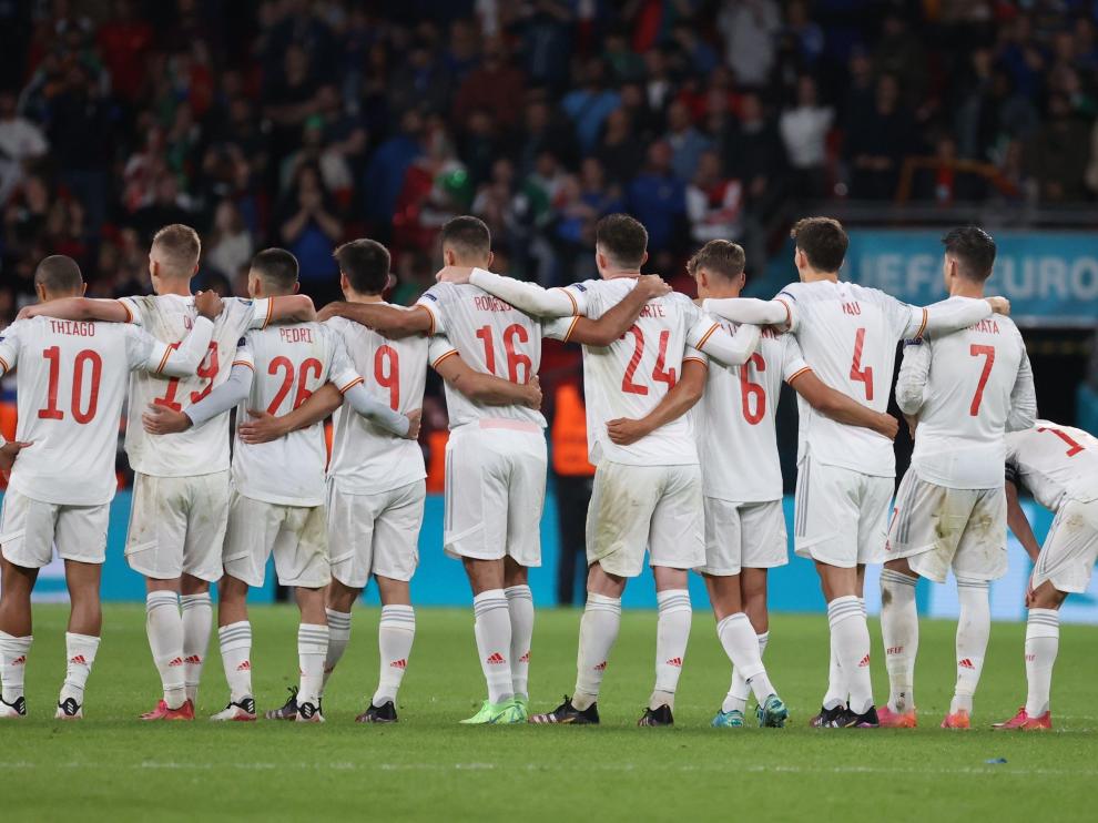 Los jugadores de la selección, durante los penaltis en el Italia-España