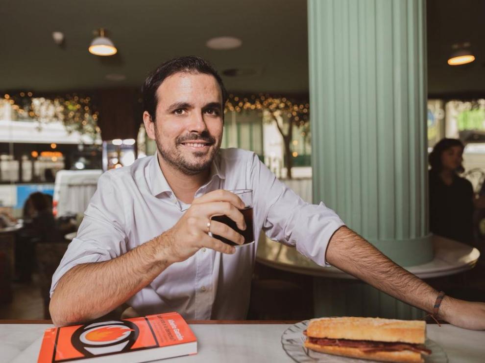 Críticas a Garzón por sus mensajes sobre el consumo de carne.