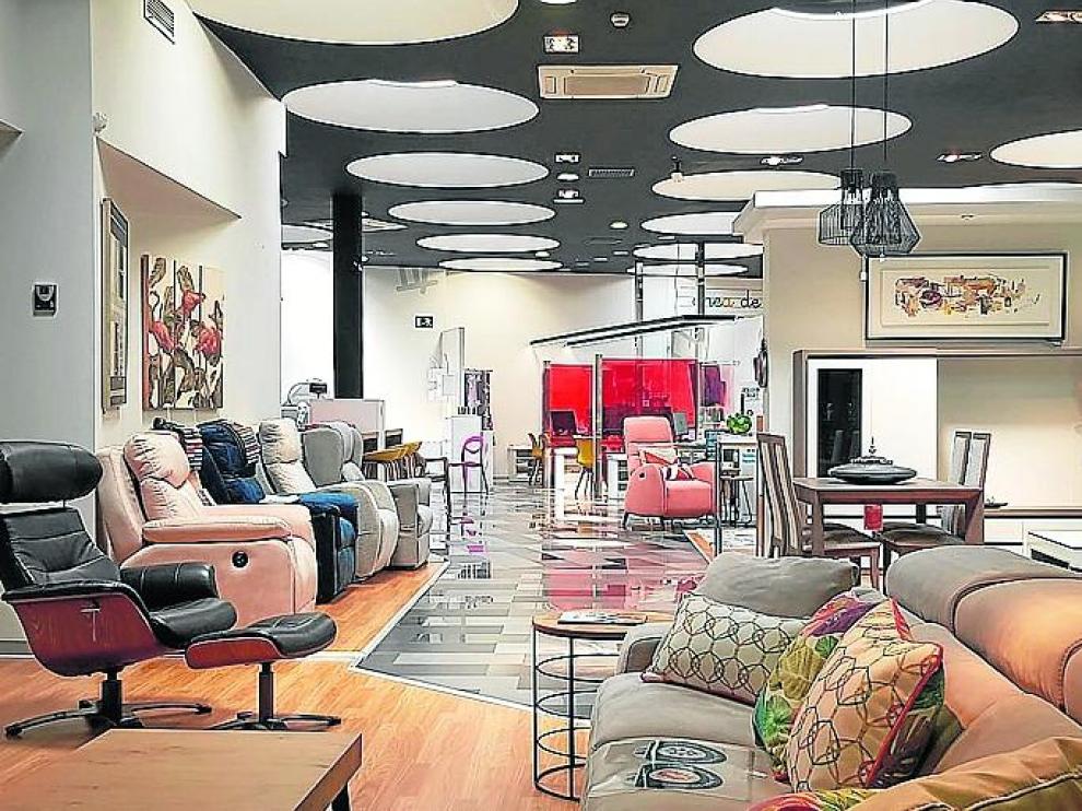 Novedades Delicias se encuentra en la avenida de Madrid, 122, en Zaragoza