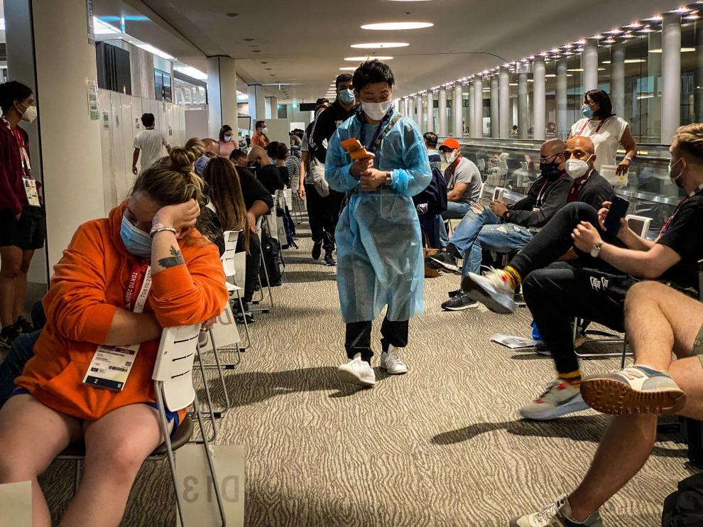 Largas esperas para hacer los trámites en el aeropuerto de Narita.