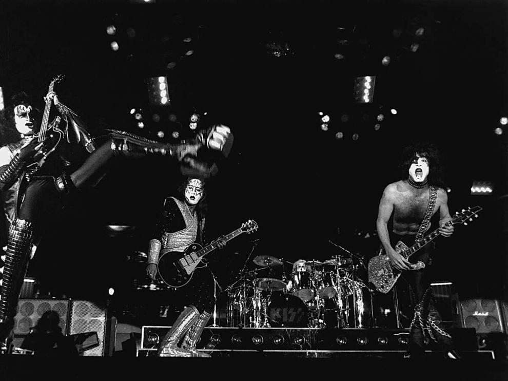 El grupo estadounidense Kiss actuó en la capital aragonesa en 1997