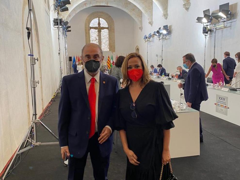 El presidente del Gobierno de Aragón, Javier Lambán y la consejera de presidencia, Mayte Pérez