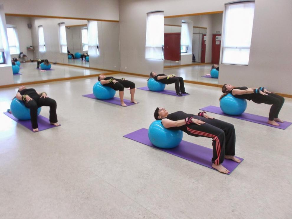 Clases de pilates de cursos anteriores organizadas por la Asociación Actur-Rey Fernando.