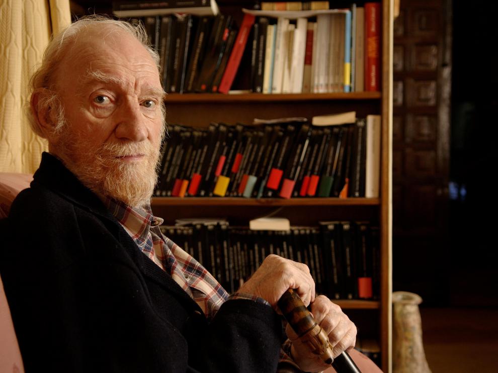 Fernando Fernán Gómez, en un descanso del rodaje de su última película, 'Mía Sara', de 2006.