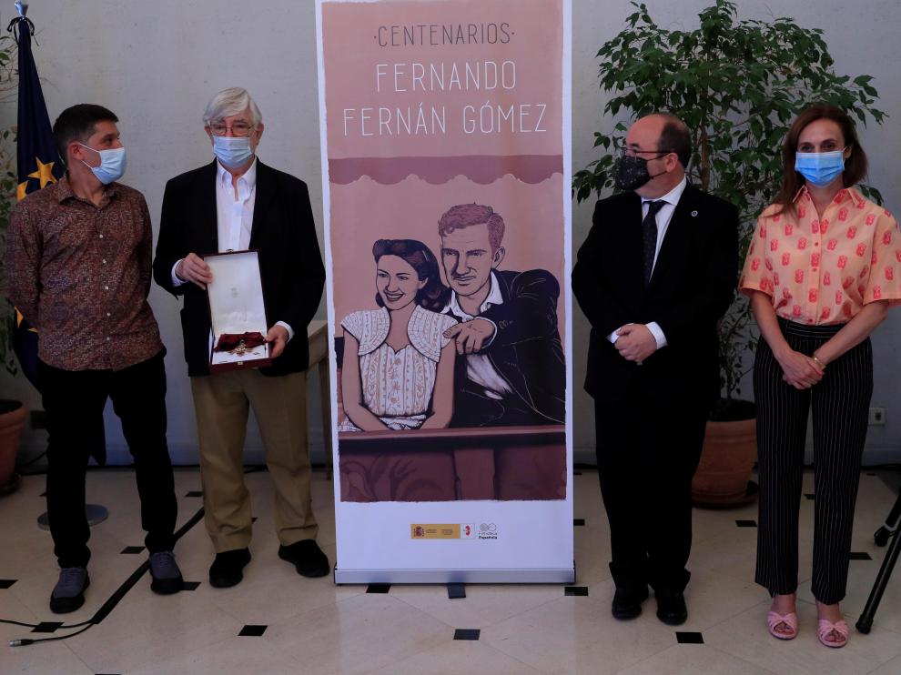 Iceta entrega Gran Cruz de la Orden Civil de Alfonso X a familia de Fernando Fernán Gómez