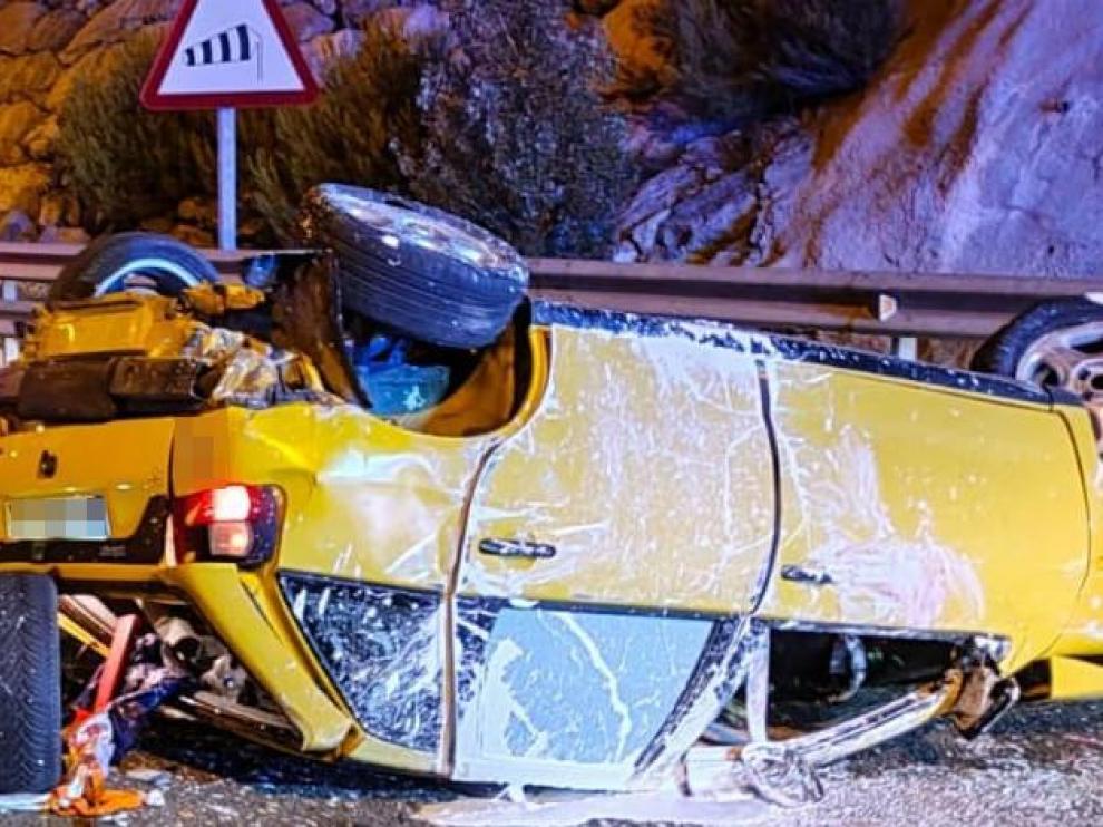 El coche dio varias vueltas de campana