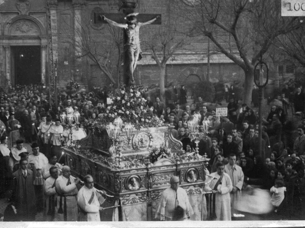 El Santo Cristo de La Seo, en la gran rogativa ‘pro pluvia’ que se celebró en Zaragoza el 28 de noviembre de 1948