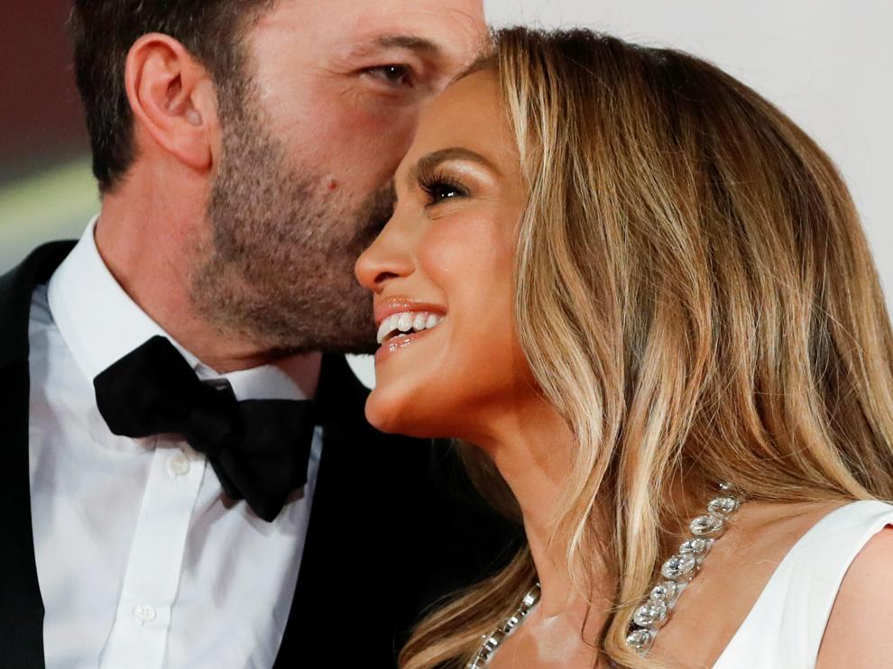 The 78th Venice Film Festival - Premiere screening of the film The Last Duel - Out of competition - Venice, Italy, September 10, 2021. Jennifer Lopez and Ben Affleck pose. REUTERS/Yara Nardi[[[REUTERS VOCENTO]]] FILMFESTIVAL-VENICE/THE LAST DUEL