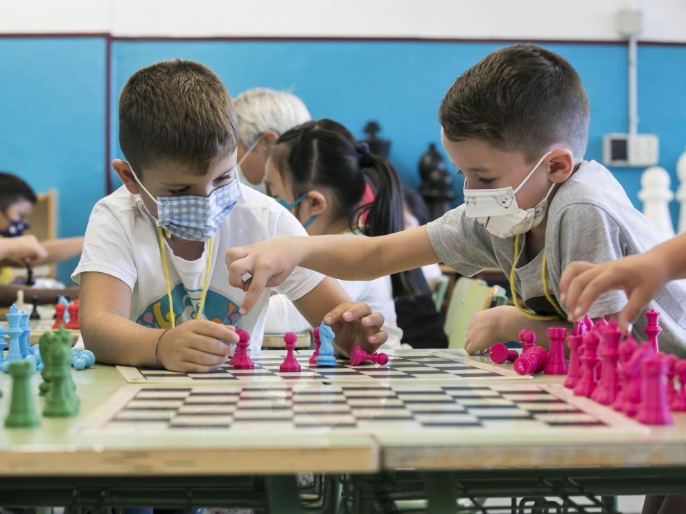 En el CEIP Zalfonada de Zaragoza, el ajedrez forma parte del Proyecto de Centro y se imparte ya desde la etapa de infantil