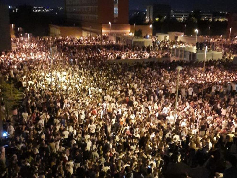 Macrobotellón con 25.000 personas en la Ciudad Universitaria de Madrid.