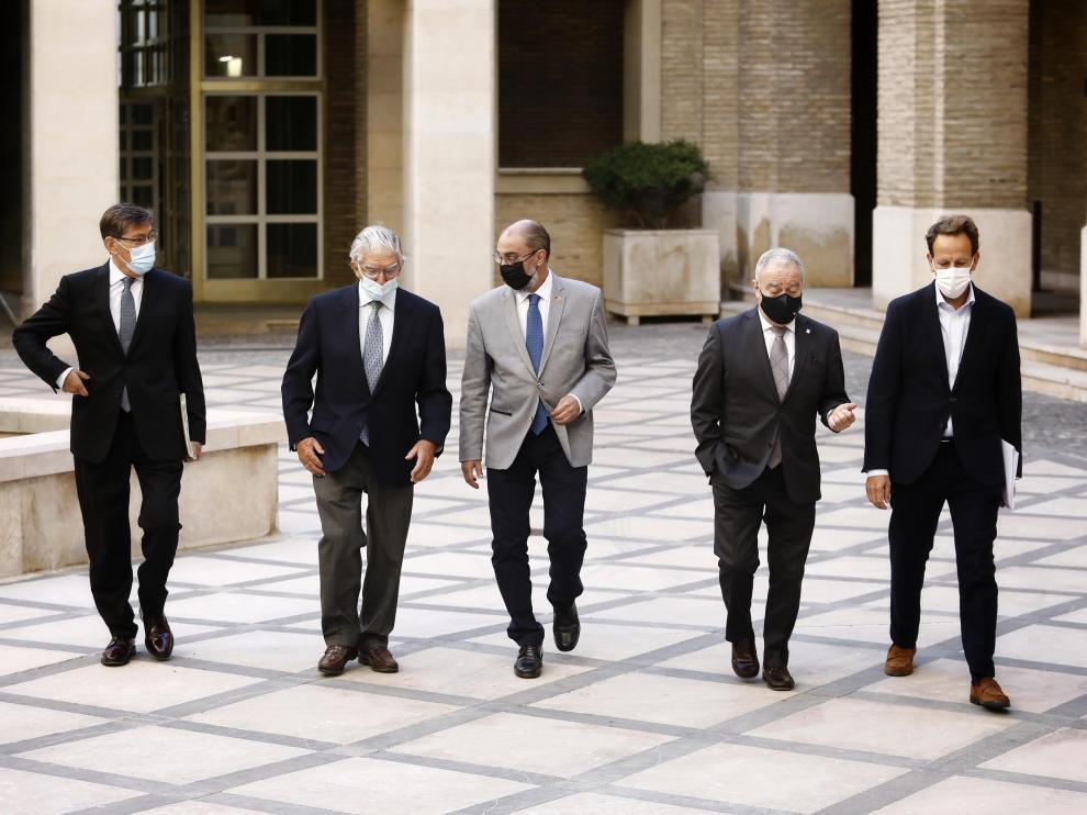 De izquierda a derecha: Arturo Aliaga, Fernando de Yarza, Javier Lambán, Miguel Gracia y Fernando Montón